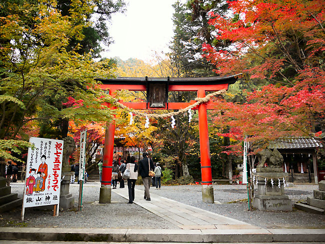 　１１月中旬に行ったので、七五三詣りの子供たちが多かったです。　